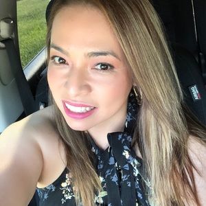 Meet your Posher, Yanett